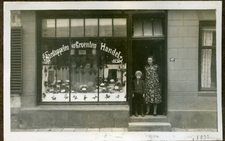 De familie Stel en hun groentewinkel (1932)